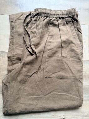 Universal Thread Women's Relaxed Drawstring Joggers in Brown